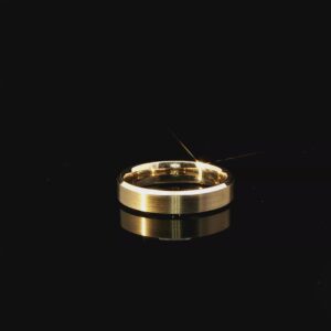 UN-0037 - men yellow gold band